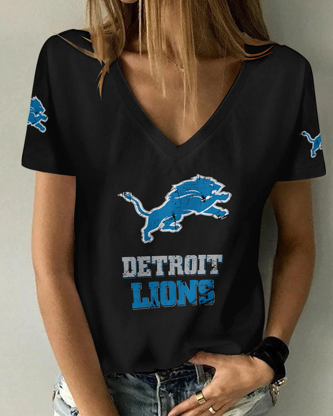 Detroit Lions Personalized V-neck Women T-shirt AGCWTS126