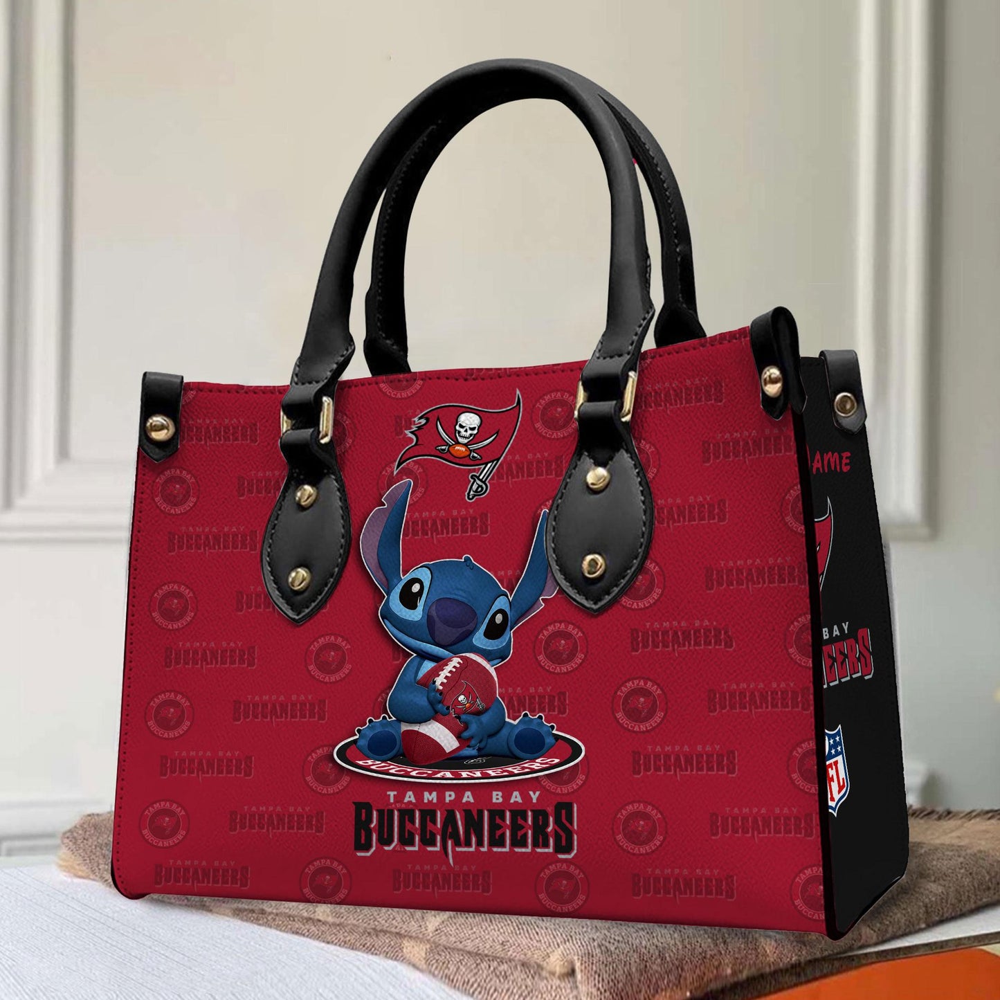 Tampa Bay Buccaneers Personalized Leather Hand Bag BB344
