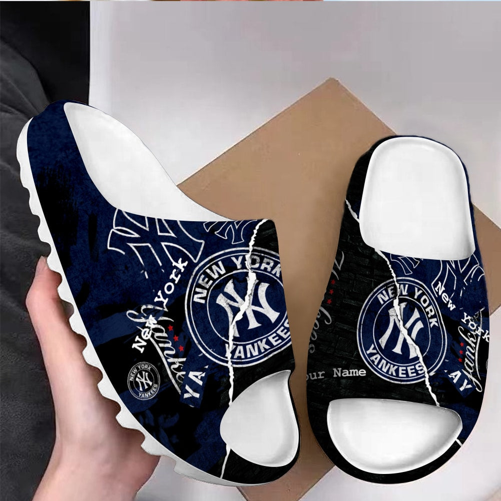 New York Yankees Personalized Yeezy Slippers Shoes SPT085