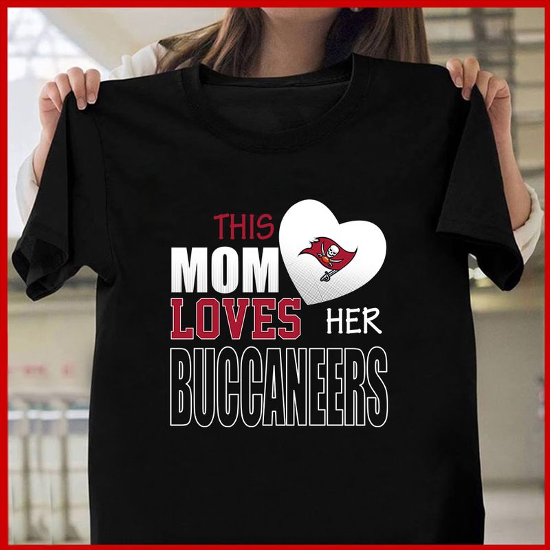 Tampa Bay Buccaneers Mom Loves Mother’s Day T-shirt AZTS342