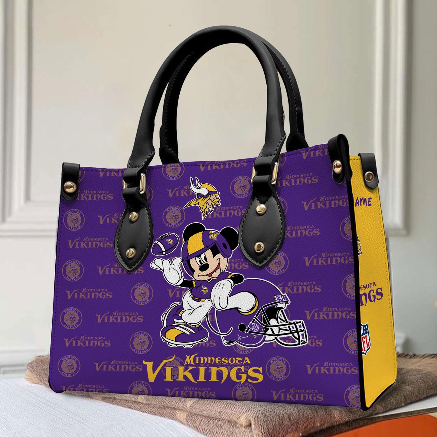 Minnesota Vikings Personalized Leather Hand Bag BB421