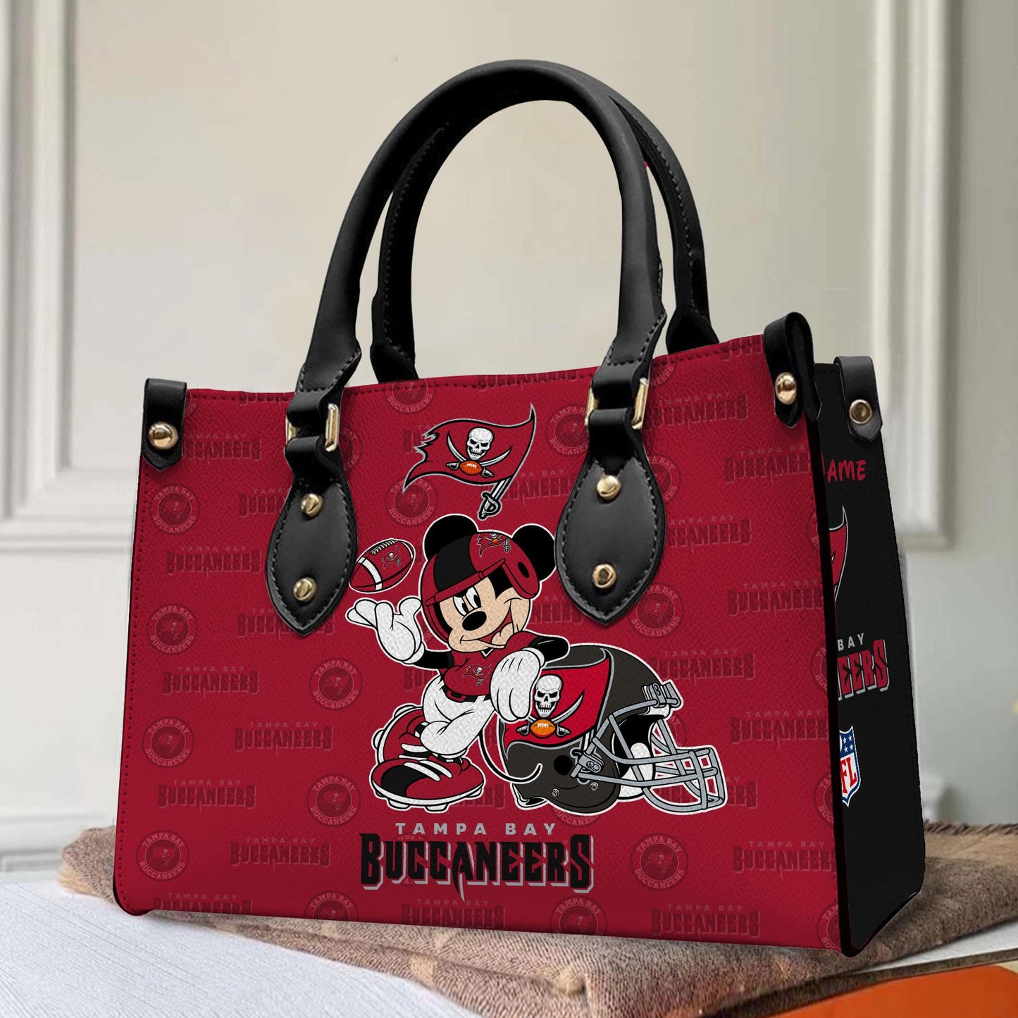 Tampa Bay Buccaneers Personalized Leather Hand Bag BB409