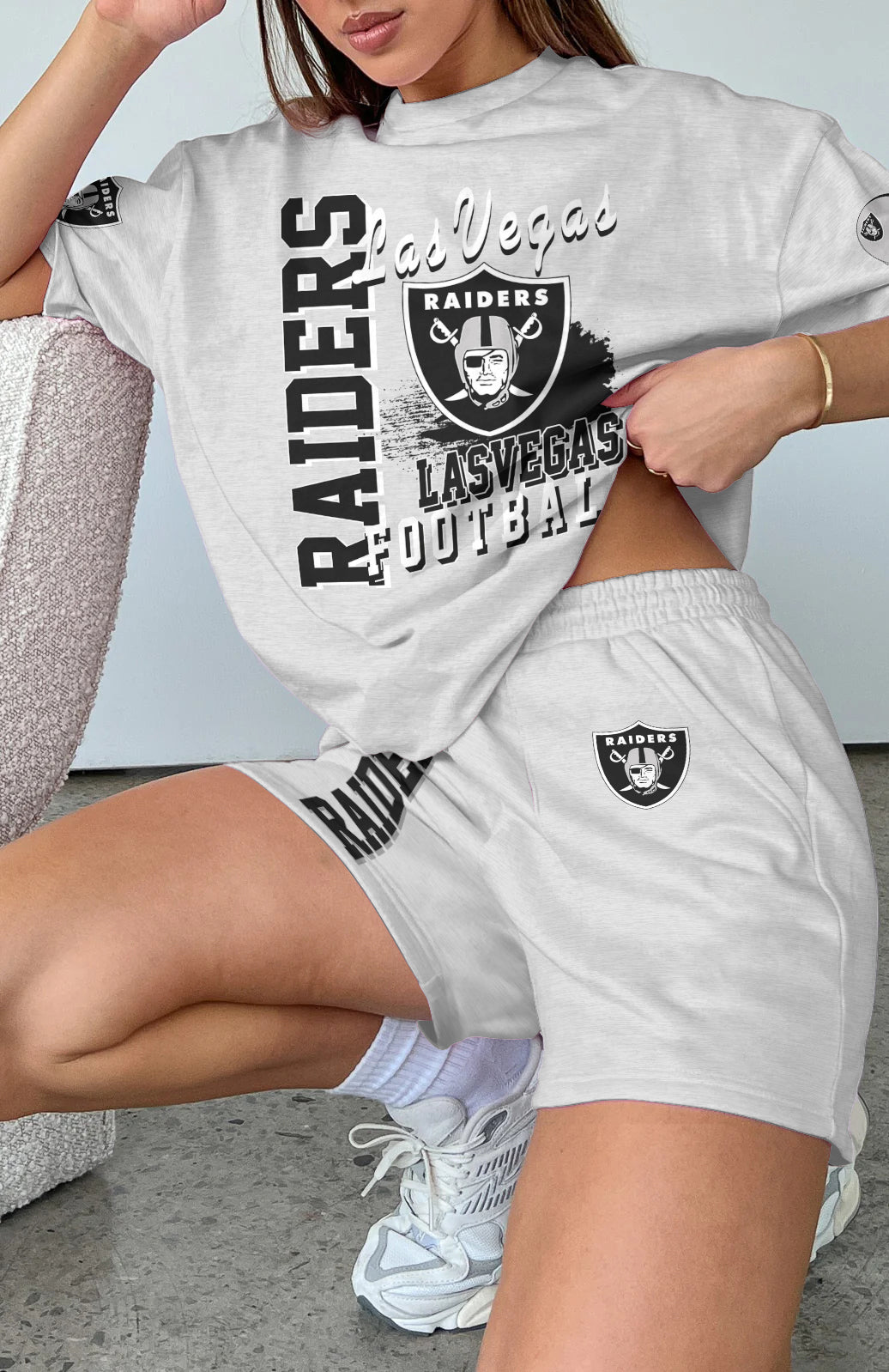 Las Vegas Raiders Limited Edition Top And Shorts Two-Piece Suits (2)