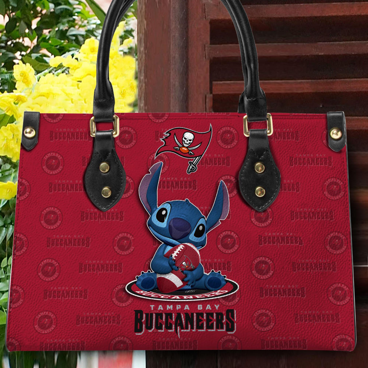 Tampa Bay Buccaneers Personalized Leather Hand Bag BB344