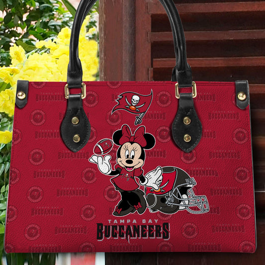 Tampa Bay Buccaneers Personalized Leather Hand Bag BB377