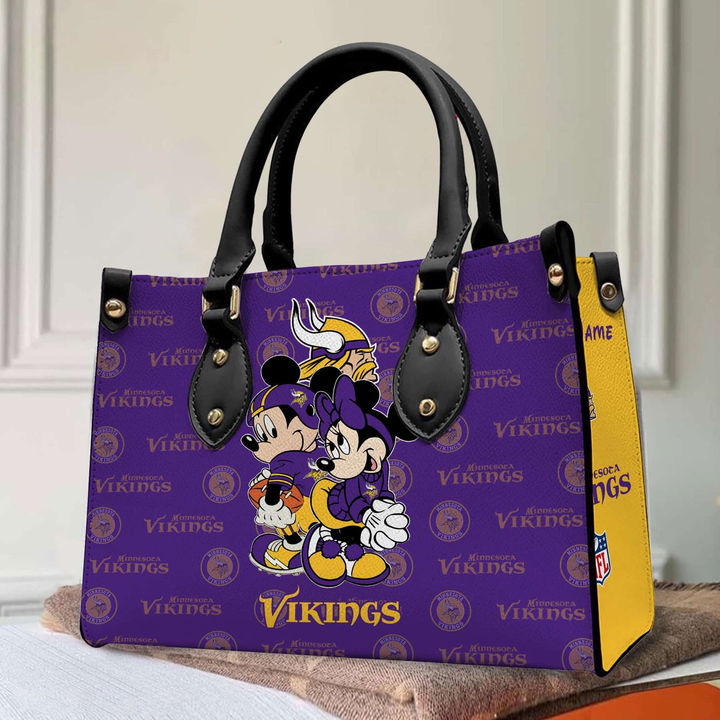 Minnesota Vikings Personalized Leather Hand Bag BB100