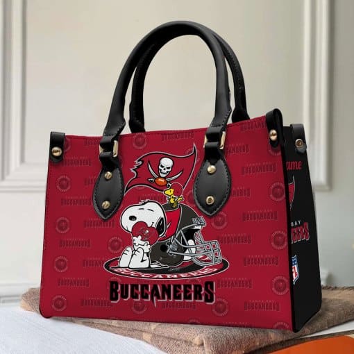 Tampa Bay Buccaneers Personalized Leather Hand Bag BB162