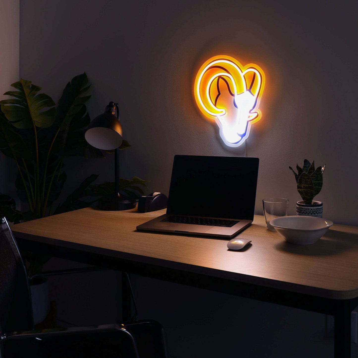 Los Angeles Rams LED Neon Light Up Team Logo Sign