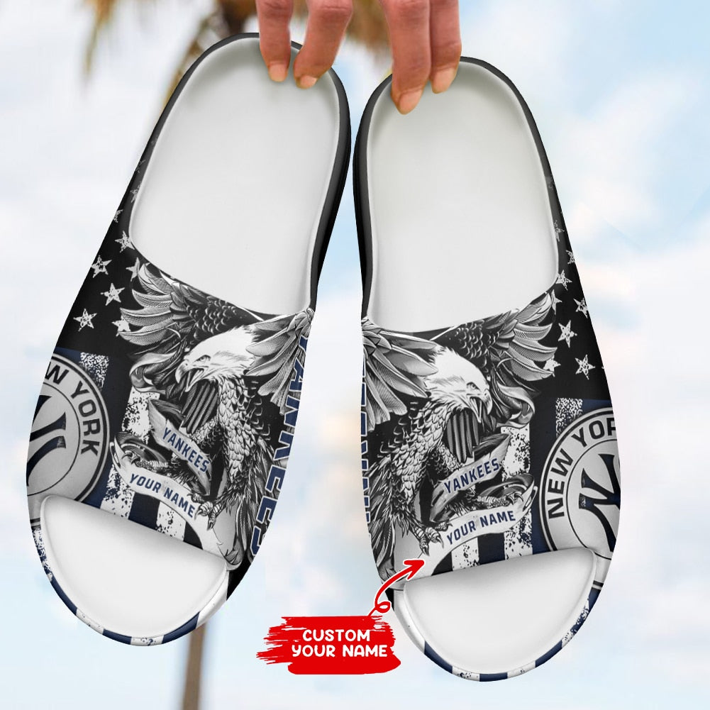 New York Yankees Personalized Yeezy Slippers Shoes SPT078