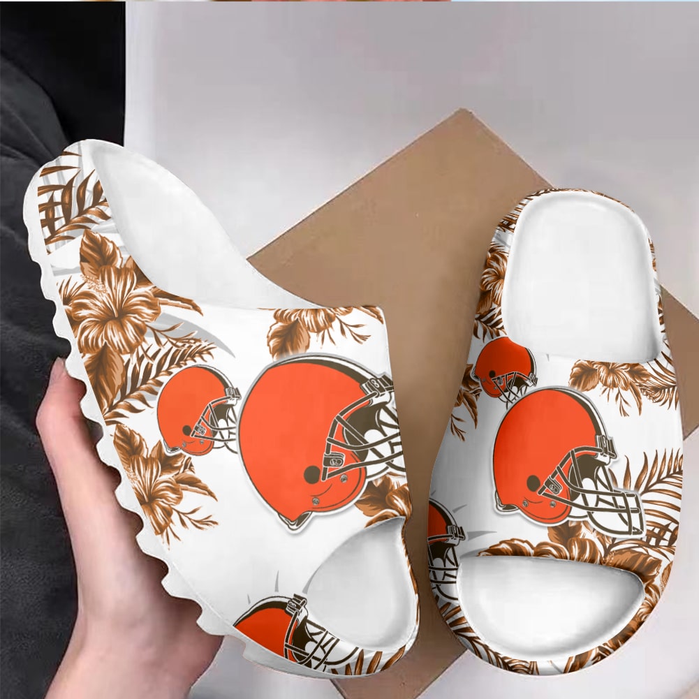 Cleveland Browns Yeezy Slippers Shoes SPT080