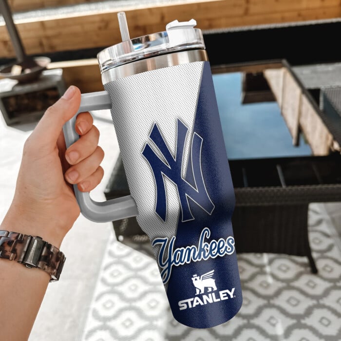 New York Yankees New Personalized 40oz Tumbler Limited Edition AZBT40OZ000138